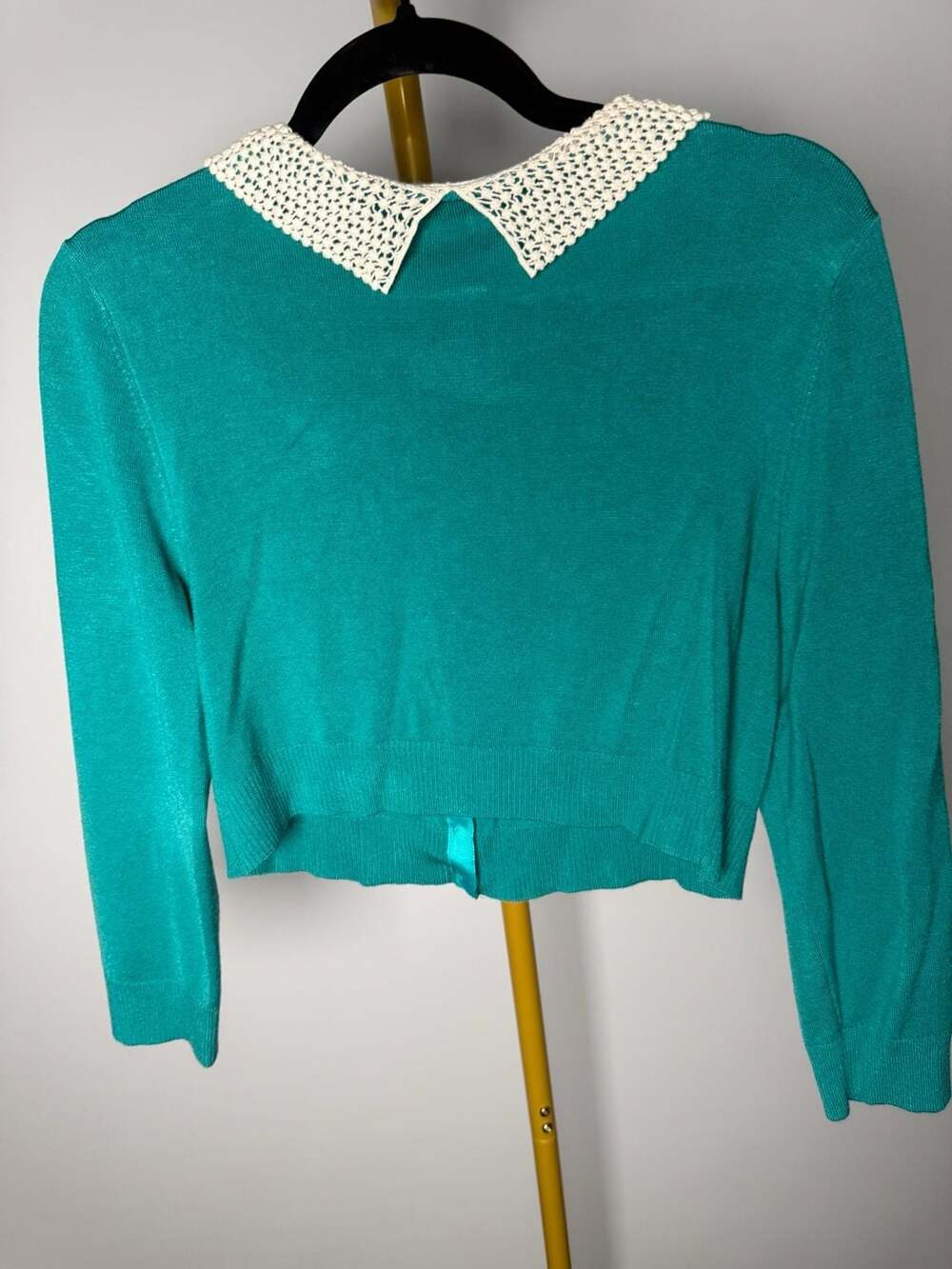 ModCloth Crop Cardigan Size L Teal Crochet Collar Sweater - Picture 4 of 5